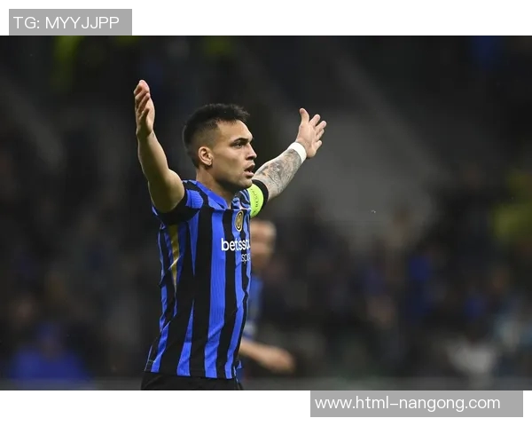 马丁内斯的传奇旅程:从青涩球员到足球巨星的蜕变与荣耀 马丁内斯的传奇旅程:从青涩球员到足球巨星的蜕变与荣耀